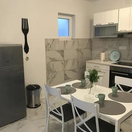شقة Moro تْسْغيكفانِتْسا